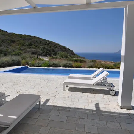 Luxueuse Avec Splendide Vue Et Piscine