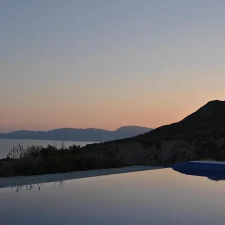Luxueuse Avec Splendide Vue Et Piscine Ανω Βασιλικος