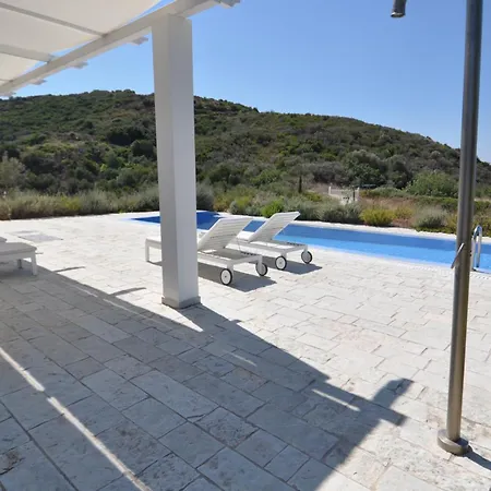 Βίλα Luxueuse Avec Splendide Vue Et Piscine *